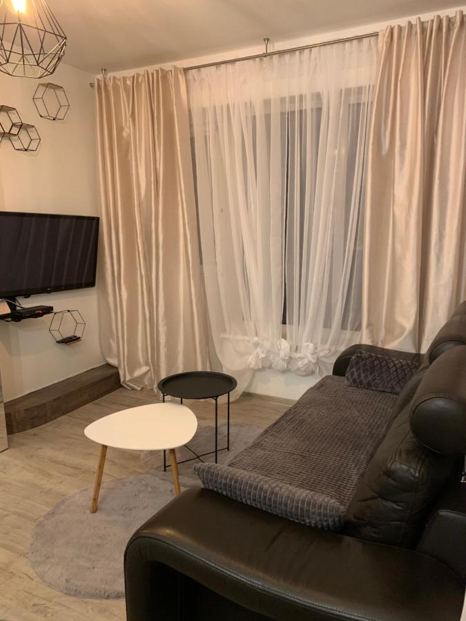 Uroczy Apartament Z Patio Estetino Exterior foto